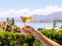Peppers-Bluewater-Lake-Tekapo-New-Zealand-Bar-Drinks-1