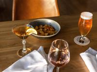 Peppers-Bluewater-Lake-Tekapo-New-Zealand-Bar-Drinks-4
