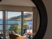 Peppers-Bluewater-Lake-Tekapo-New-Zealand-Deluxe-Lake-View-Room-4