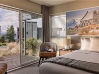 Peppers-Bluewater-Lake-Tekapo-New-Zealand-Hotel-Deluxe-Room-1